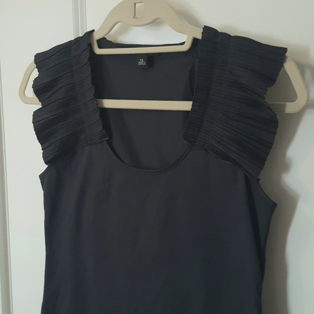 Banana Republic Ruffle Sleeves